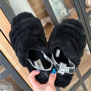 UGG girls Fluff Yeah Slippers slide on sandals faux fur kids fuzzy cozy house